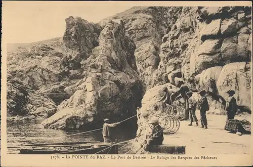 Plogoff La Pointe du RAZ.  Le Rufuge des Barques des Pecheurs/Fischer  1918