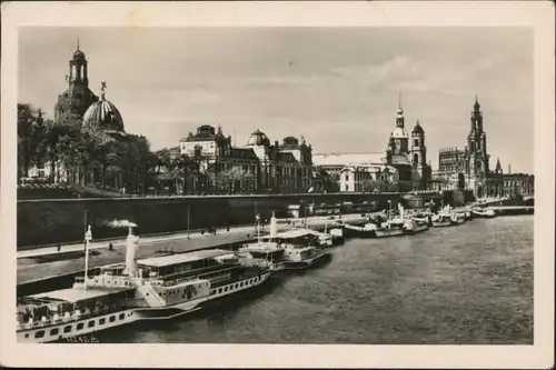 Brühlsche Terrasse / Terassenufer vor Dampfer 1945