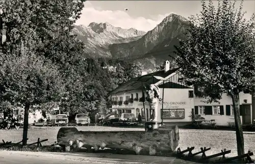 Ansichtskarte Fischen im Allgäu Alpen-Drogerie, Parkplatz, Alpen 1962