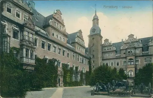 Ansichtskarte Merseburg Schlosshof coloriert Kanonen 1915