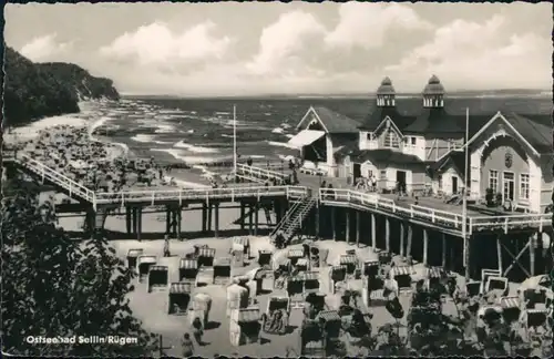 Ansichtskarte Sellin Seebrücke, Strand mit Strandkörben 1957