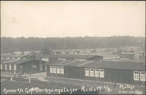 Ansichtskarte Rastatt Fotokarte Durchgangslager Kriegsgefangenenlager 1945 