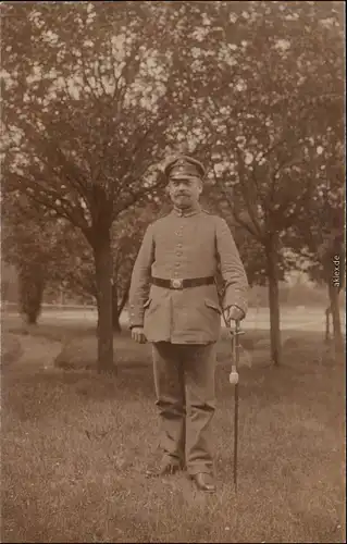 Foto  Soldat mit Schwert - Privatfoto Ak 1915 Privatfoto 