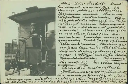Ansichtskarte  Privatfoto - Mann auf dem letzten Wagon - Bahnhof 1899 