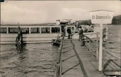 Scharmützelsee Fahrgastschiff an Anlegestelle am Scharmützelsee 1960