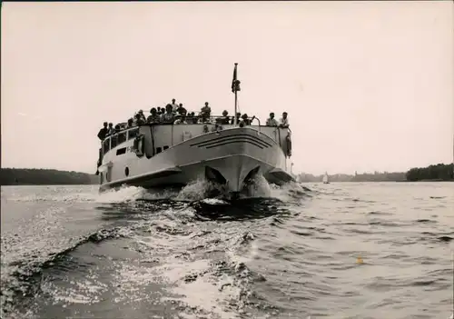 Berlin Weiße Flotte Berlin - Luxusfahrgastschiff "Friedrich Wolf" 1963