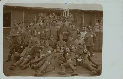 Ansichtskarte  Soldaten vor der Baracke 1. WK 1917 