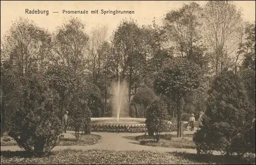 Ansichtskarte Radeburg Promenade mit Springbrunnen 1913 