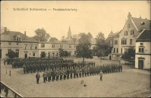 Schmorkau-Neukirch (bei Königsbrück) Šmorkow Soldaten auf dem Schloßhof 1917 