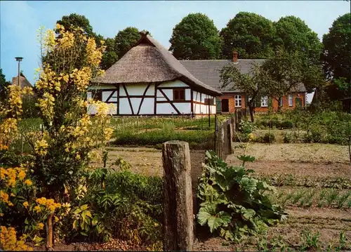 Mueß-Schwerin Freilichtmuseum - Hirtenkaten mit Kräutergarten 1990