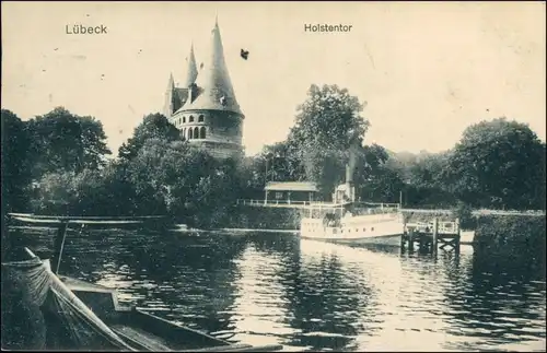 Ansichtskarte Lübeck Dampfer, Anleger - Holstentor 1921 