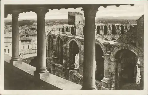 CPA Arles Les Arènes (Partie Nord) 1934