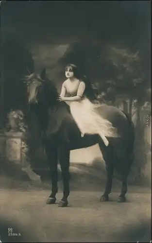 Ansichtskarte  Junge FRau auf Pferd - Erotika 1909 