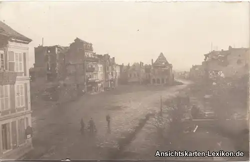 Péronne zerstörter Markt - Foto AK 1917 Privatfoto