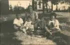 Foto Stuttgart Mutter mit 4 Kindern auf Wiese 1926 Privatfoto 