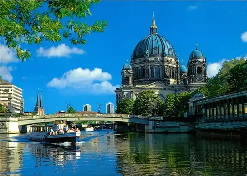 Ansichtskarte Berlin Partie am Dom mit Fahrgastschiff 1995