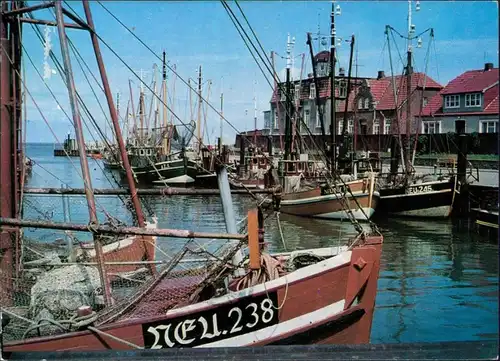Ansichtskarte Neuharlingersiel Fischerboote im Hafen 1990
