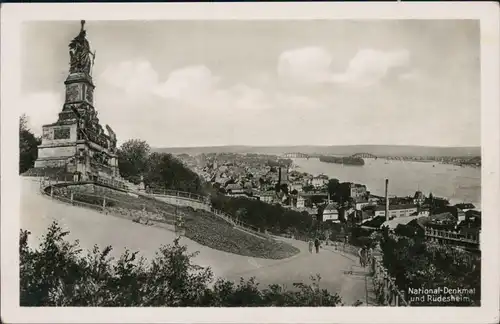 Rüdesheim (Rhein) Aufgang National-Denkmal Niederwalddenkmal mit Stadt 1937