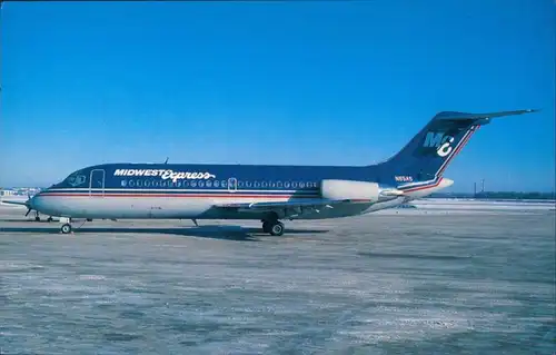 Ansichtskarte  Flugzeug Midwest Express Douglas DC-9-14 N85AS 1990