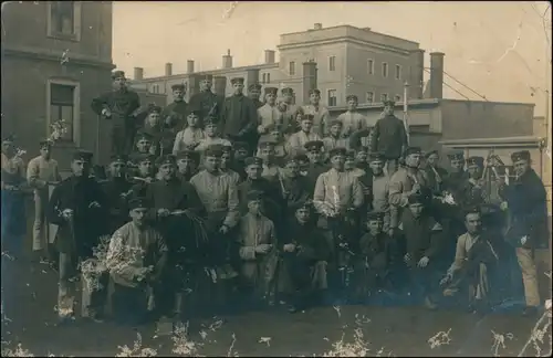Bautzen Budyšin Privatfoto - Soldatengruppe vor der Kaserne 1915 Privatfoto 