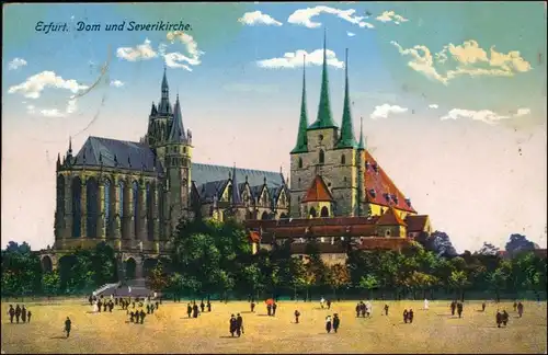 Ansichtskarte Erfurt Domplatz belebt mit St. Severikirche und Dom 1938
