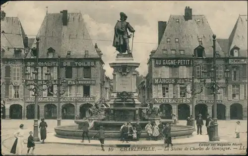 Charleville-Mézières Charleville-Mézières La Statue de Charles de Gonzague 1919 