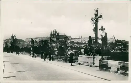 Postcard Prag Praha Auf der Karlsbrücke 1932 