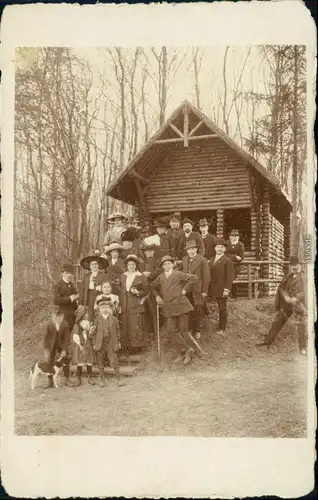 Foto Braunschweig Gruppenbild vor Holzhütte im Wald 1913 Privatfoto 