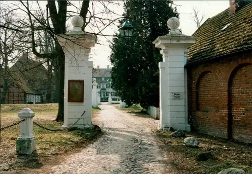 Foto Gartow von Bernstorff, Einfahrt zum Schloss 1996 Privatfoto 