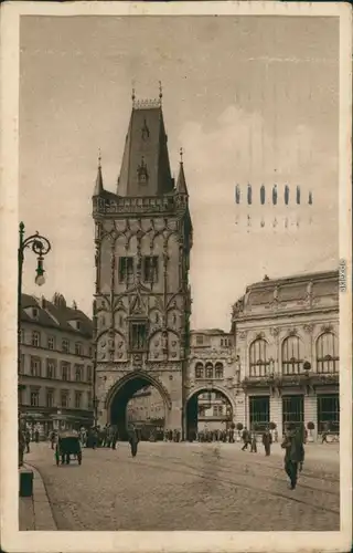 Postcard Prag Praha Prašná brána/Prager Pulverturm belebt 1927