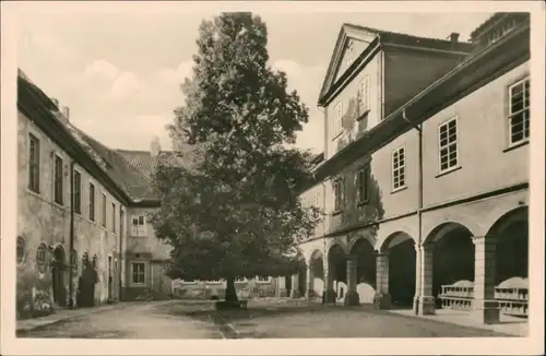 Ansichtskarte Waltershausen Schloß Tenneberg - im Schloßhof 1955