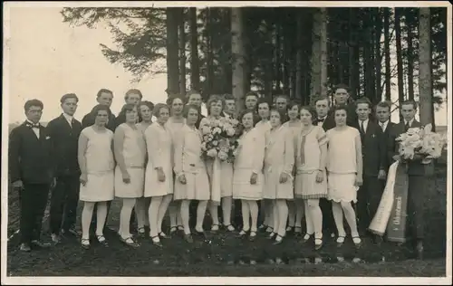 .Tschechien Trauerkranz, Männer im Anzug, Frauen in Weiß 1955 Privatfoto 