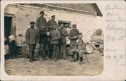 Foto  Soldatenleben, frisieren und Trinken WK1 1915 Privatfoto 