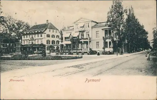 Ansichtskarte Bad Pyrmont Altenauplatz mit Frau an Straße 1907