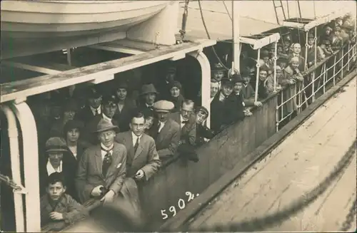 Ansichtskarte  Abschied - Fähre legt ab 1920