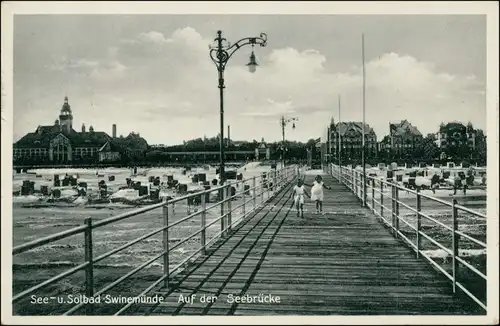 Postcard Swinemünde Świnoujście Mädchen auf der Seebrücke 1932