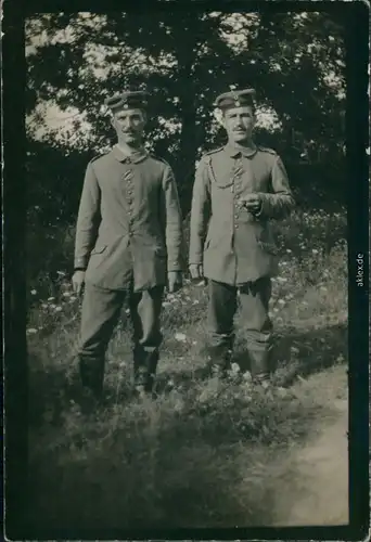 Foto  Soldaten im Wald - WK1 - Privatfoto 1917 Privatfoto 