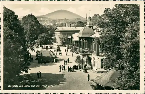 Bad Salzbrunn Szczawno-Zdrój Kurplatz mit Blick auf den Hochwald 1940 