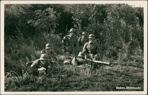 Ansichtskarte  Unsere Wehrmacht LMG Maschinengewehr in Stellung 1938