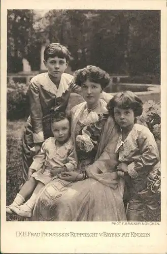 Ansichtskarte  Frau Prinzessin Rupprecht v. Bayern mit Kindern 1917