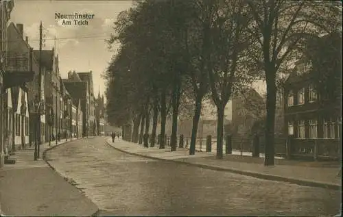 Ansichtskarte Neumünster Straßenansicht: Am Teich, Fußgänger 1927