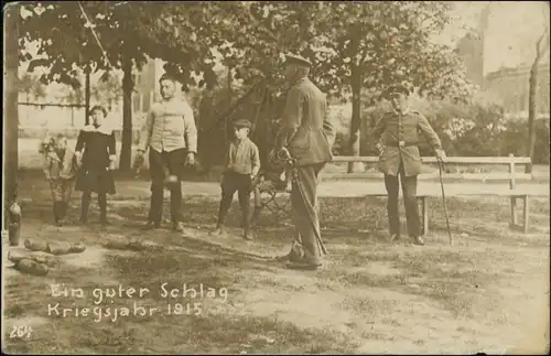 Ansichtskarte  Kinder und Soldaten beim Kegeln Kriegsjahr 1.WK 1915 