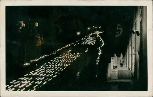 Ansichtskarte Berlin Fackelumzug vor Hitlers Terasse 1940 