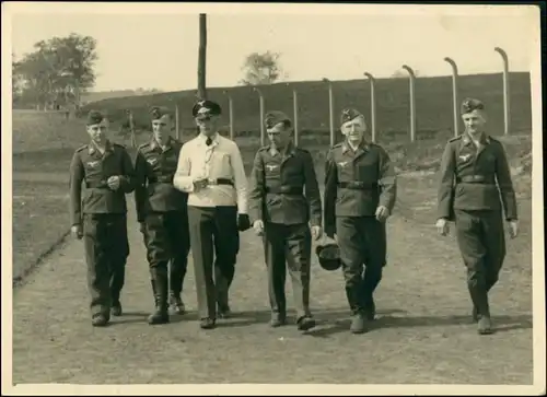 Propaganda Offiziere Deutsches Reich   Soldaten auf dem Weg 1940 Privatfoto