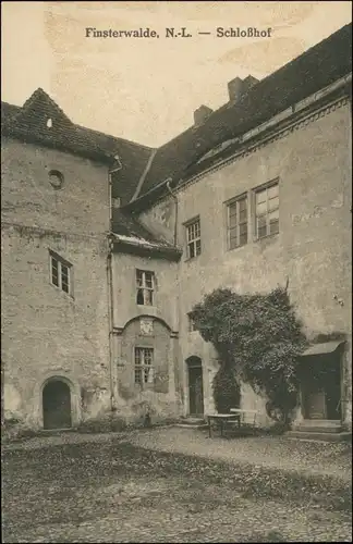 Ansichtskarte Finsterwalde Grabin Schloßhof 1914 b