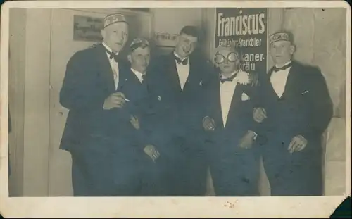  Kegelbrüder vor der Bahn, Franciscus Starkbier 1928 Privatfoto 
