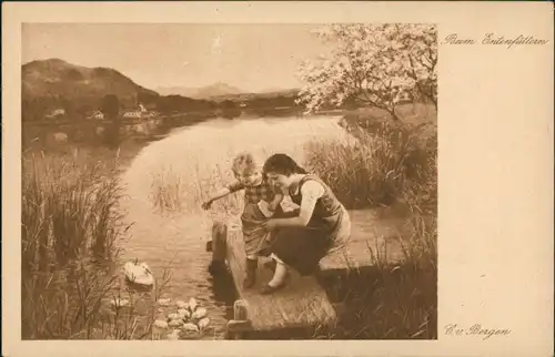 Ansichtskarte  Kinder Künstlerkarten - Beim Enten füttern 1928