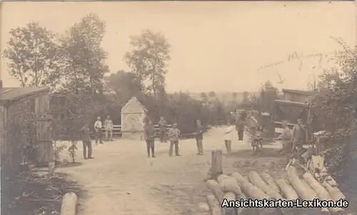 Ansichtskarte  Soldatenlager mit Denkmal 1917 