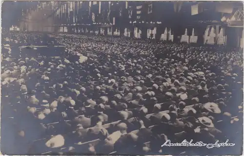 Foto  Menschen in Halle 1922 Privatfoto 