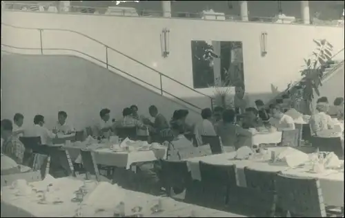Bulgarien (allgemein) Trachten/Typen (Bulgarien) im Hotel 1955 Privatfoto 